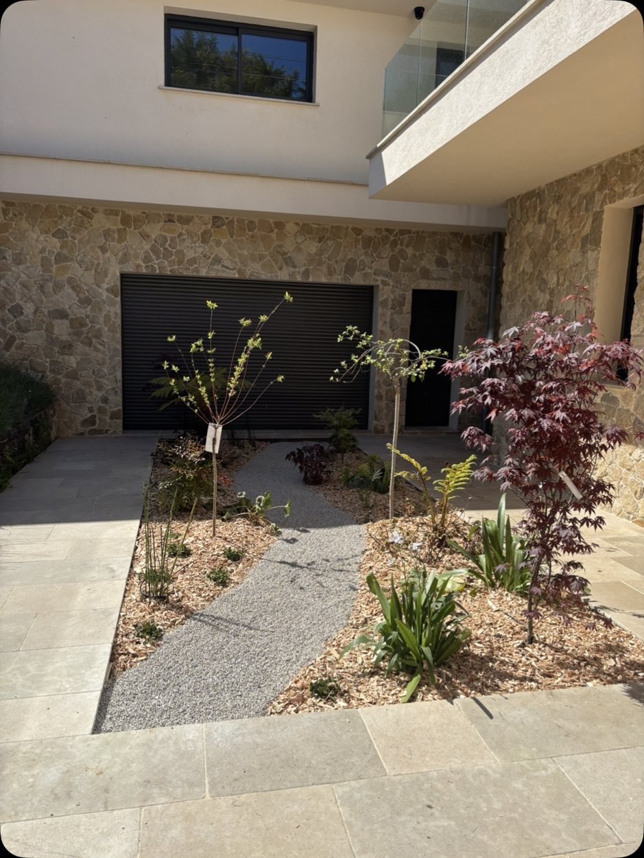 Entrée de jardin paysagée
